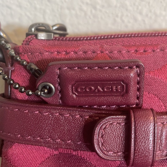Coach signature wristlet - Picture 2 of 4
